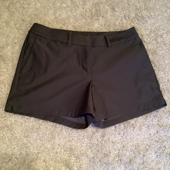 Nike Pants - Nike Dri-fit golf shorts, gray, size 6 womens